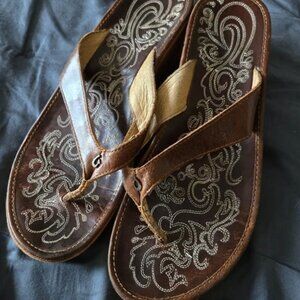 OluKai Paniolo Brown Leather Wedge Flip Flop Sandals Sz 8